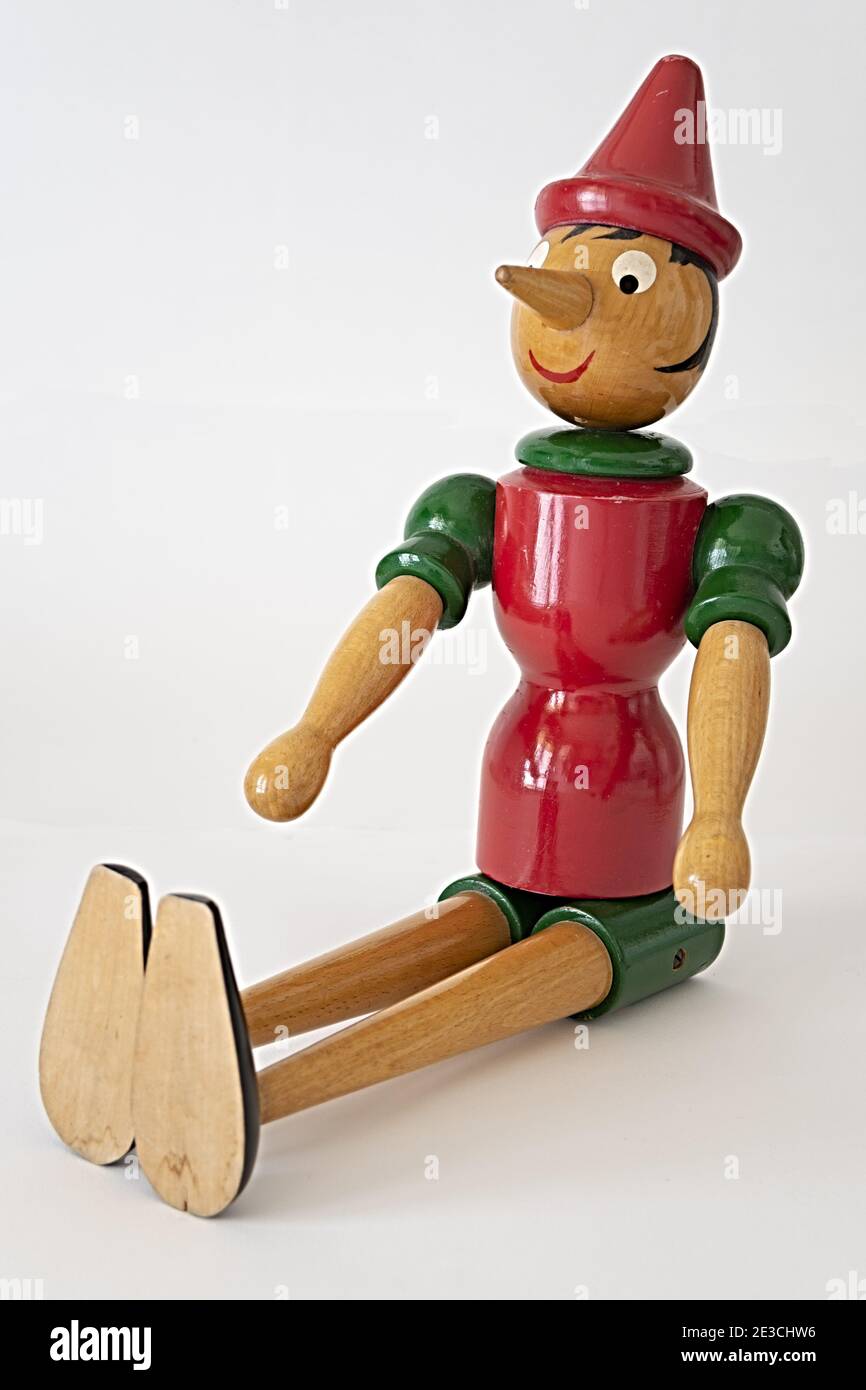 pinocchio burattino di legno Stock Photo - Alamy