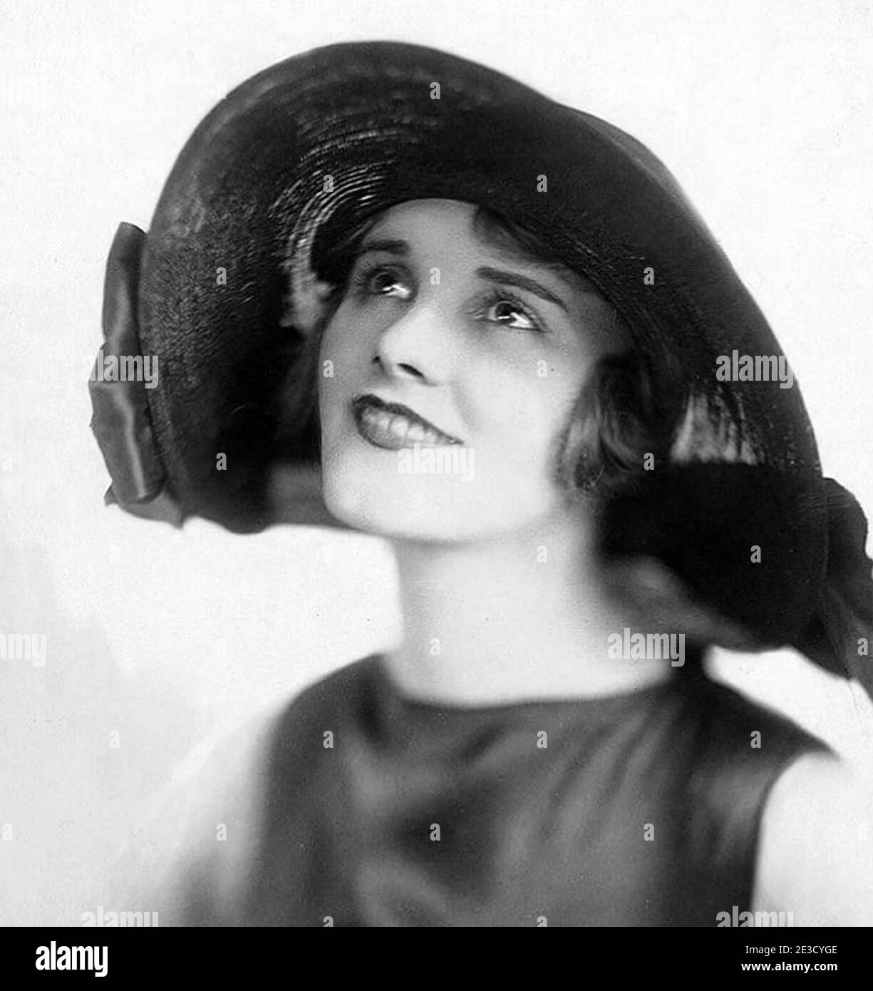 JEANNE EAGLES (1890-1929) American stage and film actress about 1922 ...