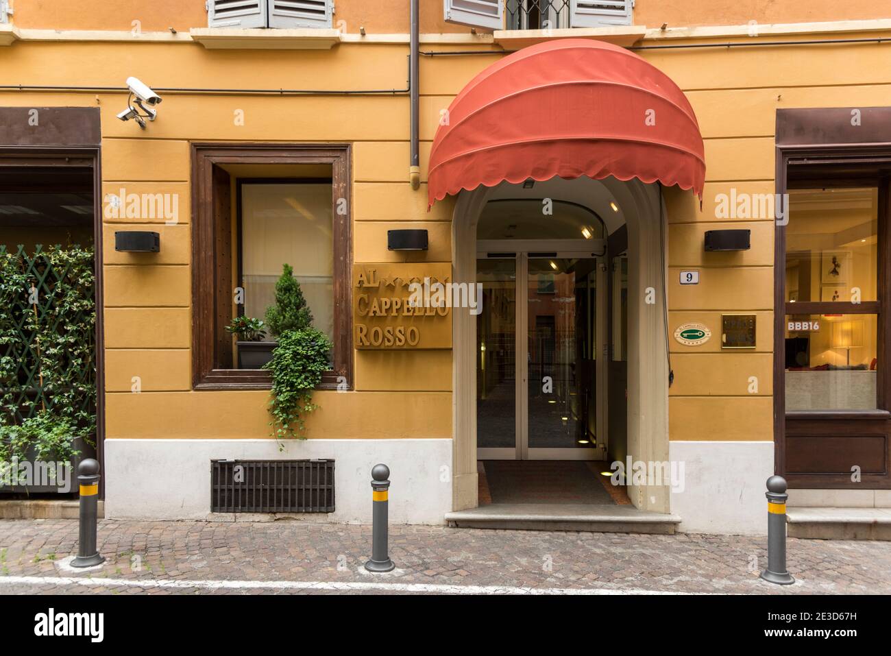 The Al Cappello Rosso hotel in Bologna Italy Stock Photo - Alamy