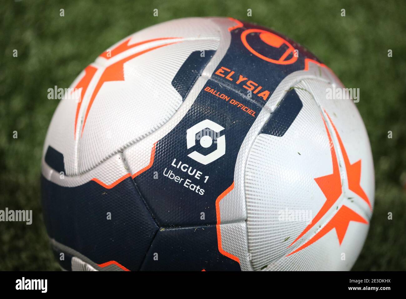 New ballon Ligue 1 during the French championship Ligue 1 football match  between Lille OSC and Stade de Reims on January 17, 2 / LM Stock Photo -  Alamy