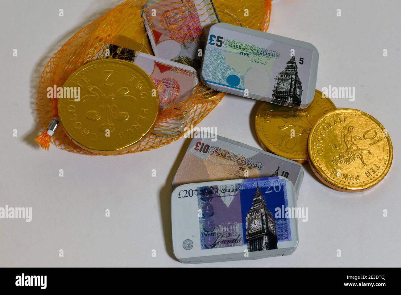 Chocolate bank notes hi-res stock photography and images - Alamy