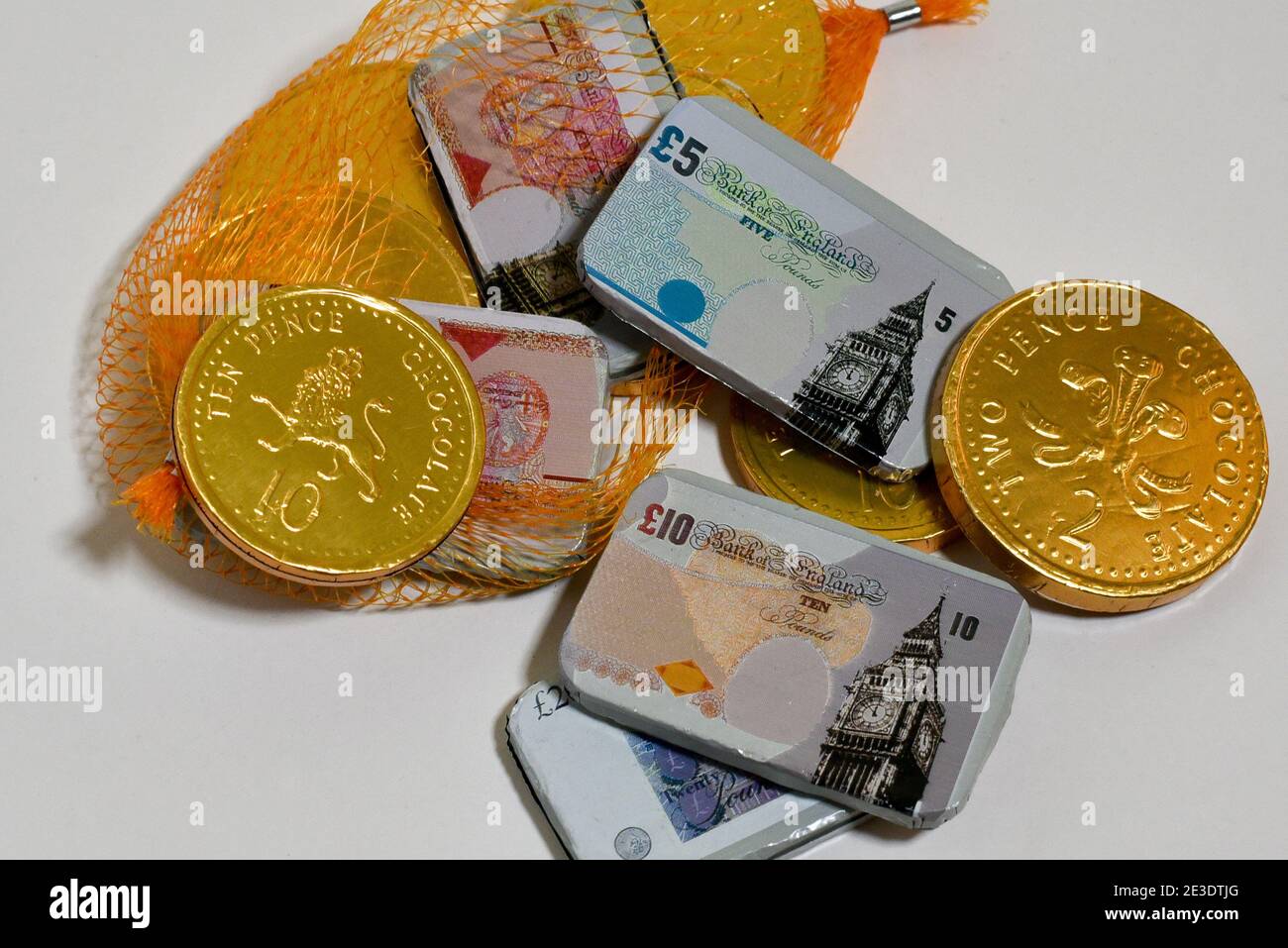 Chocolate bank notes hi-res stock photography and images - Alamy