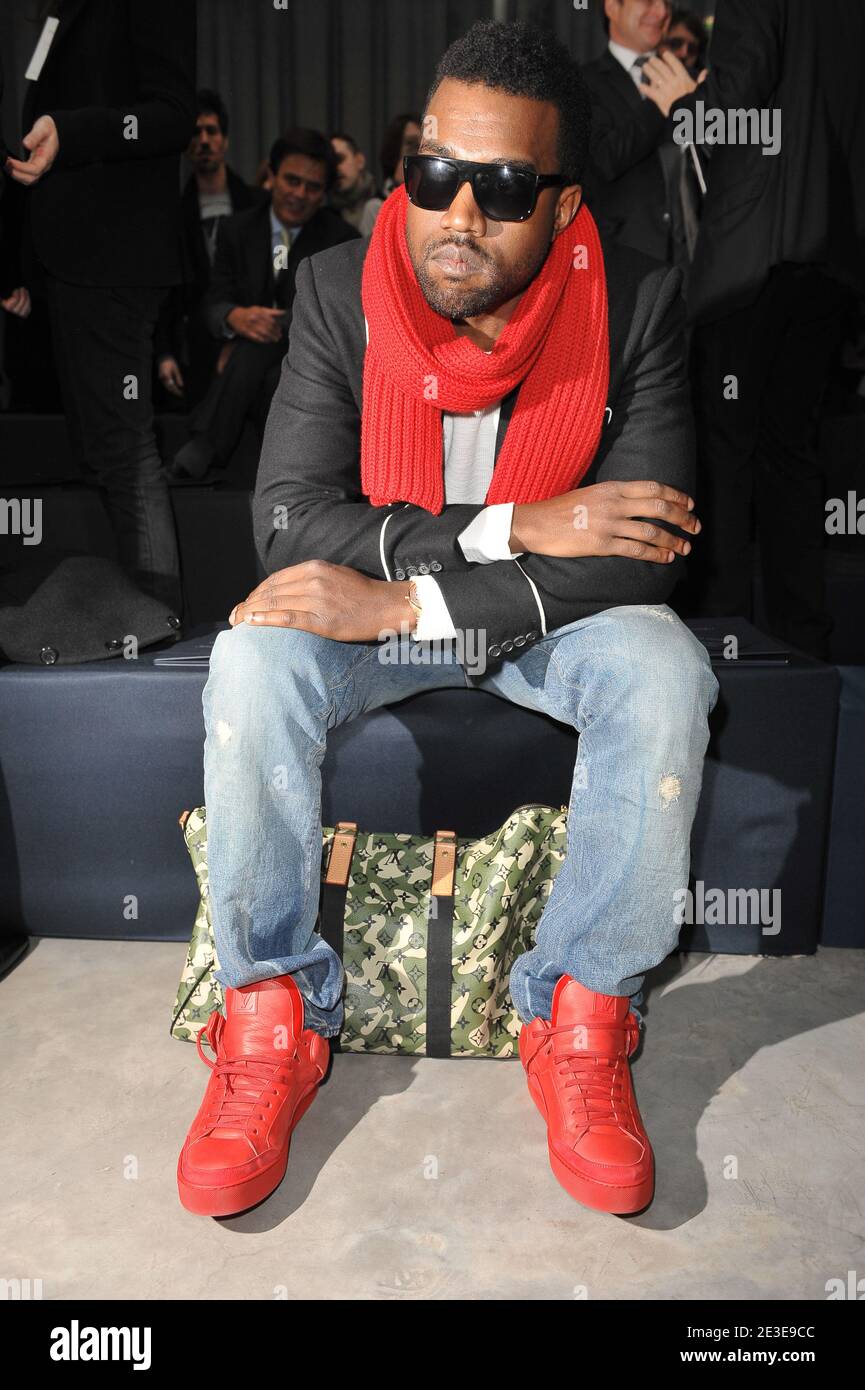 Kanye West attends Vuitton Men's Fall-Winter 2009-2010 fashion show in  Paris, France on January 22, 2009. Photo by Thierry Orban/ABACAPRESS.COM  Stock Photo - Alamy