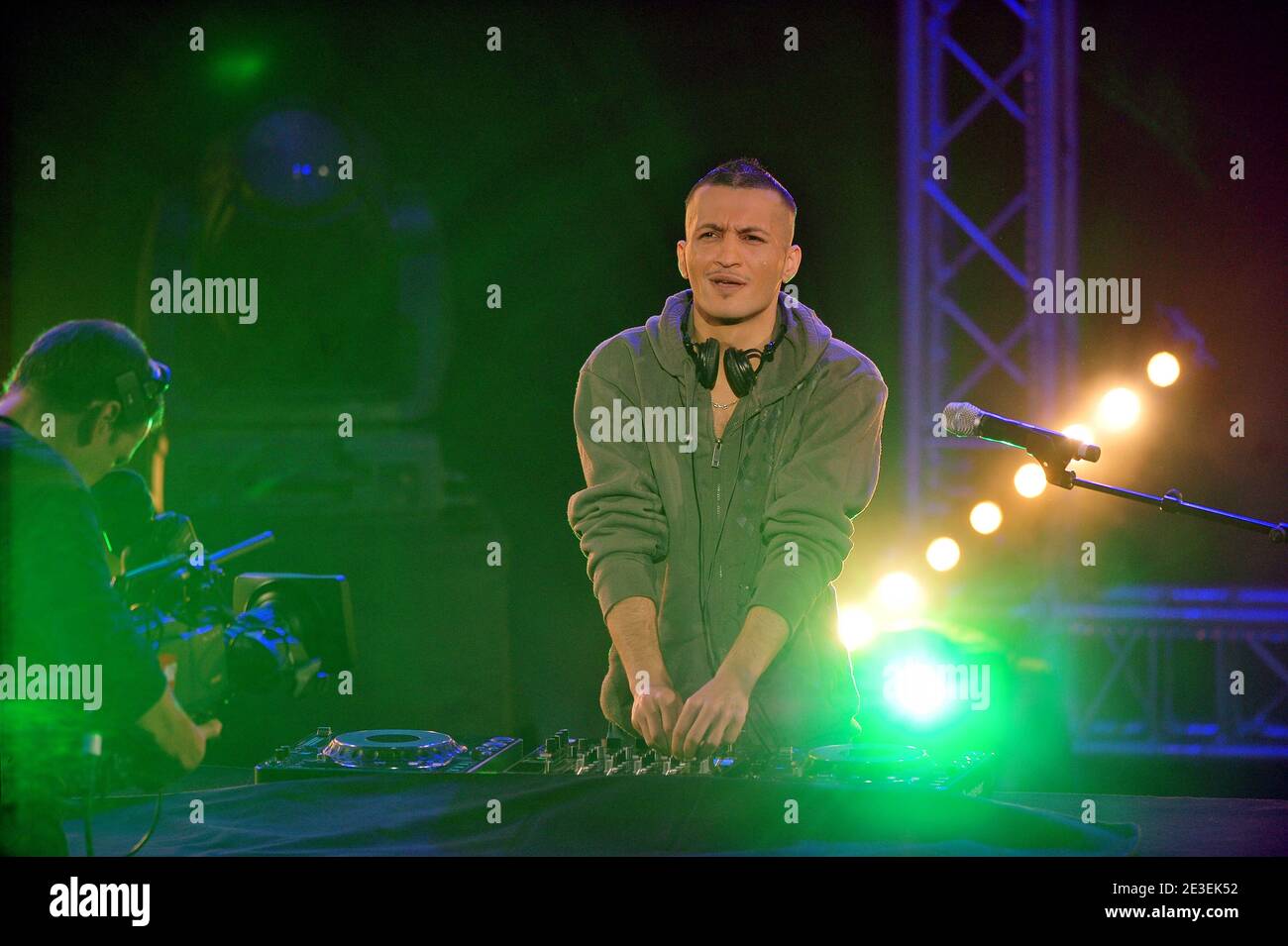 EXCLUSIVE. DJ Hakimakli performs during 'M6 Music Live' concert helt at  L'olympia in Paris, France, on January 29, 2009. M6 Misoc Live tour will be  in Lyon¿on march 7, in Strasbourg on