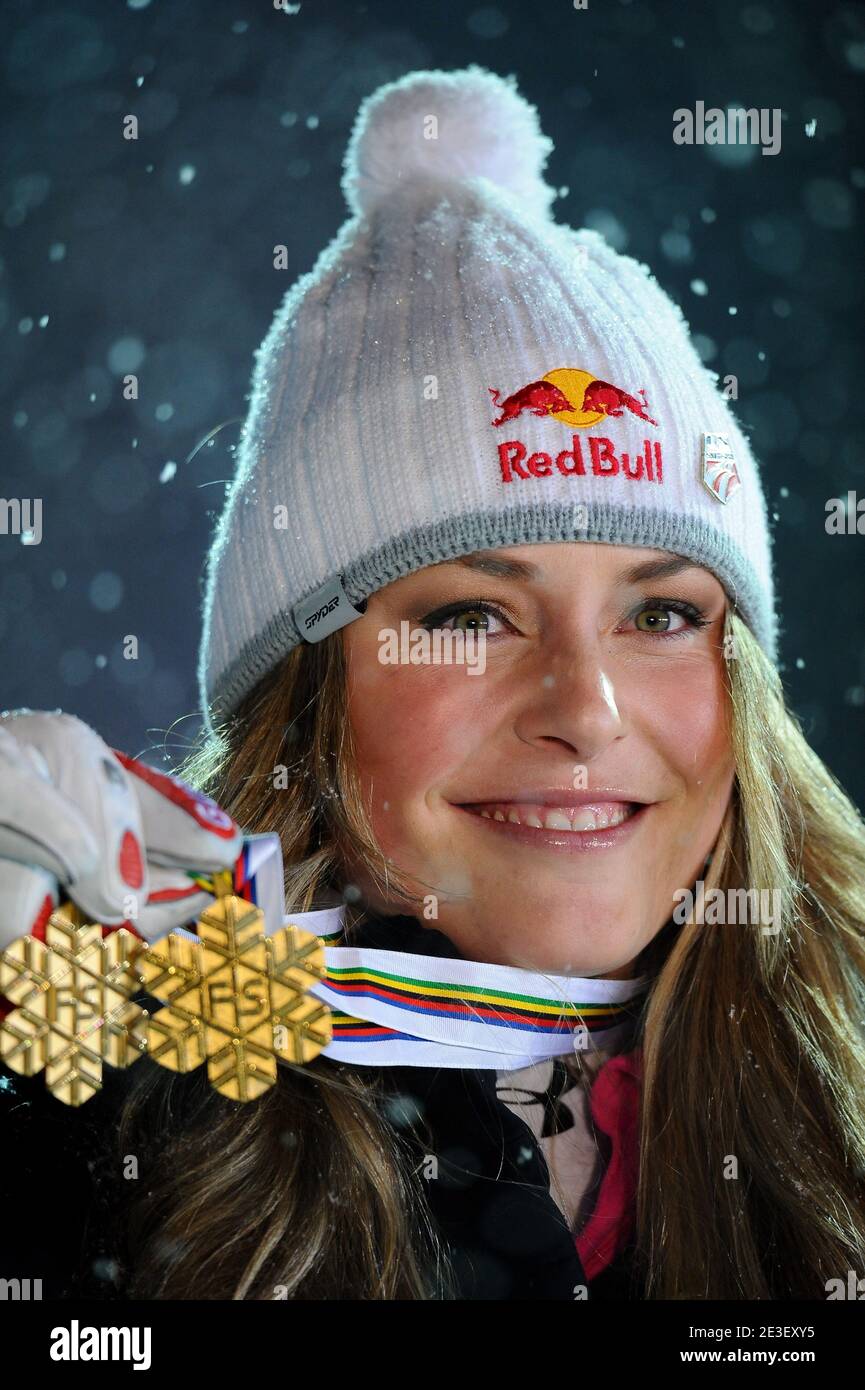 USA's Lindsey Vonn poses on the podium with her gold medal after