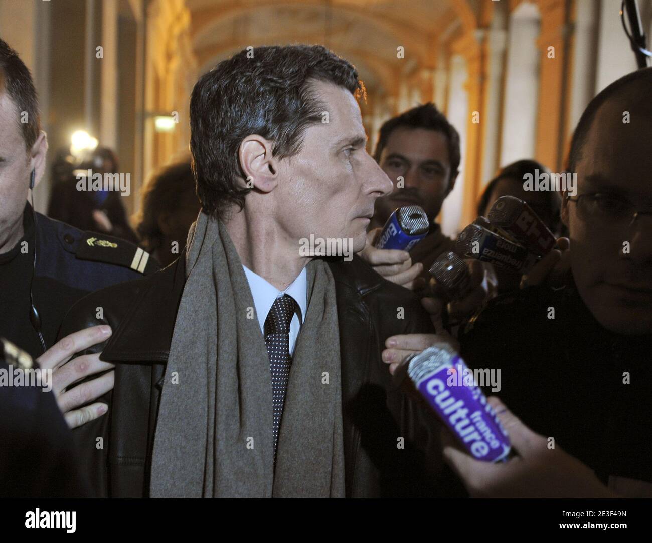 Witness and French police officer Didier Vinolas speaks to the press when he leaves the Paris courthouse after being heard during the trial of Yvan Colonna in Paris, France, on February 17, 2009 tried for the assassination of Corsica's prefect Claude Erignac in 1998. The appeal process is calling for a new investigation following the release of fresh information from Vinolas. Photo by Mousse/ABACAPRESS.COM Stock Photo