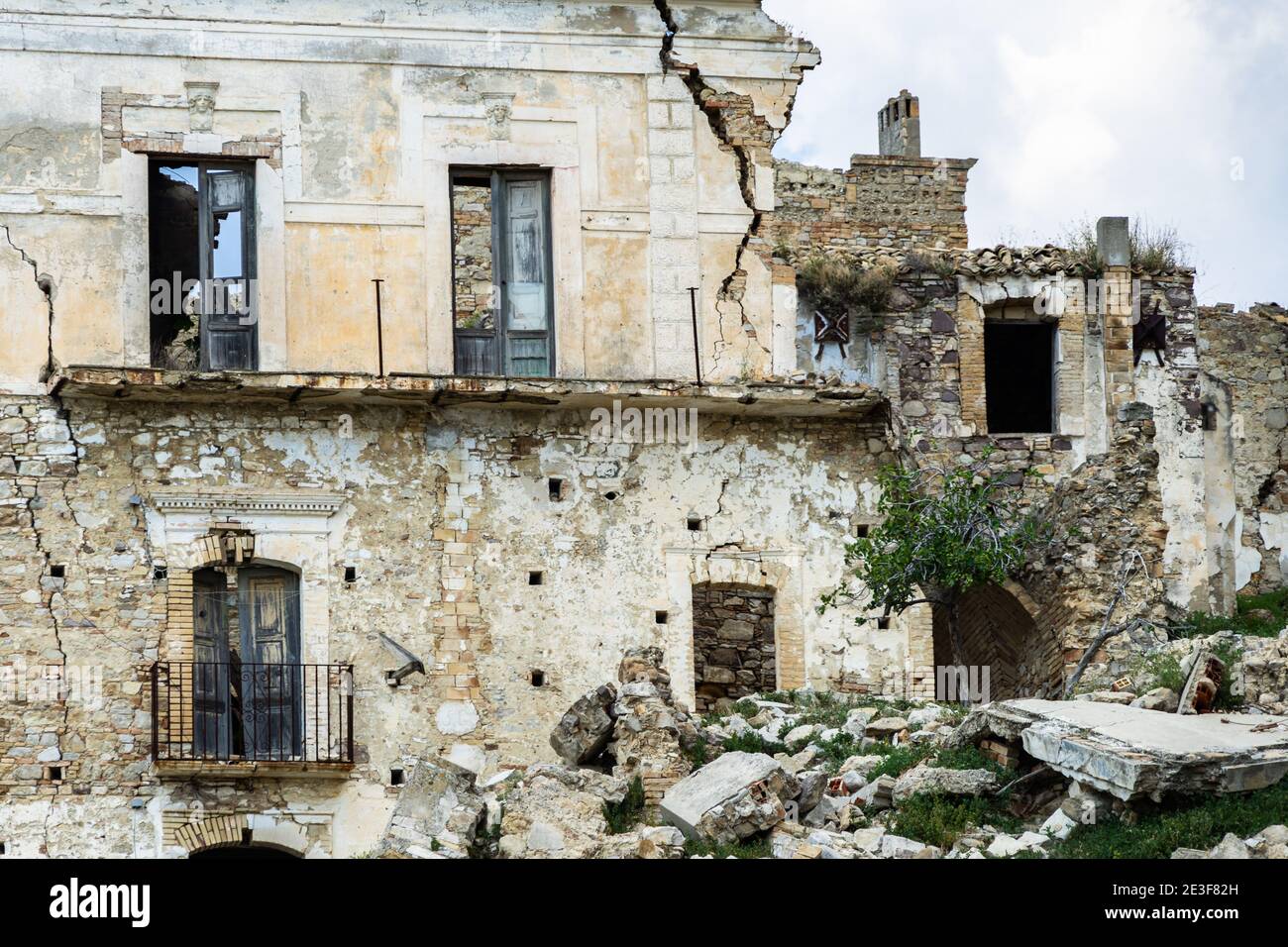 Scenic ruins of abandoned buildings in Craco, an abandoned ghost town in Basilicata region, Italy Stock Photo