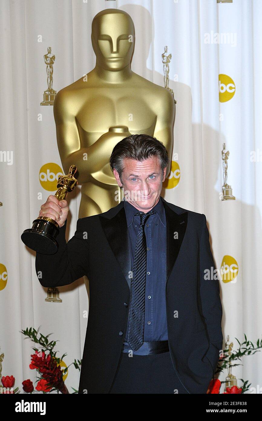 Sean Penn with his award for Best Actor in a Leading Role for 'Milk', in the press room of the 81st Academy Awards ceremony, held at the Kodak Theater in Los Angeles, CA, USA on February 22, 2009. Photo by Lionel Hahn/ABACAPRESS.COM Stock Photo