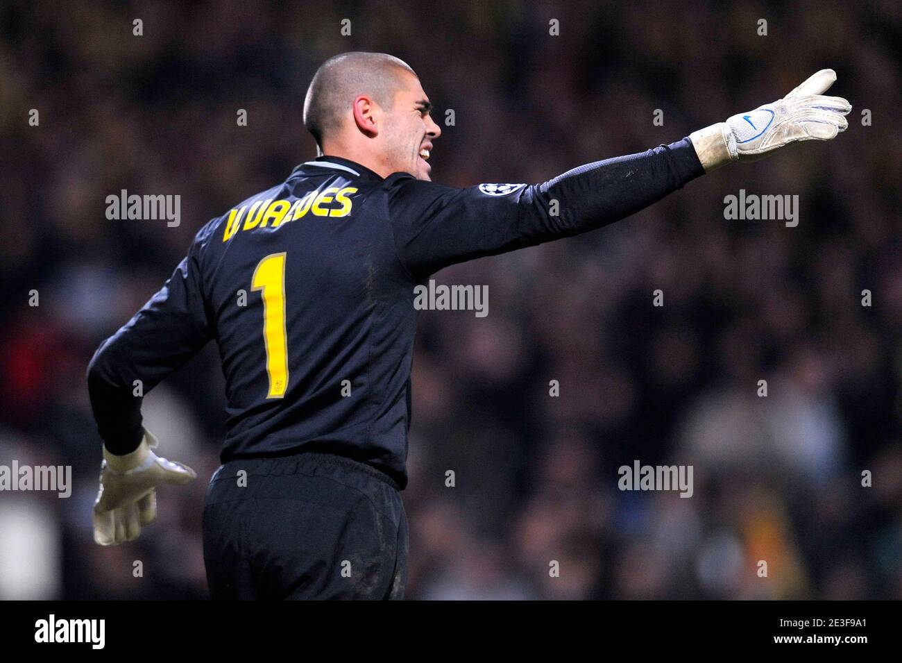 Barcelona's goalkeeper Victor Valdes during the UEFA Champions League - First Knockout Round - First Leg - Lyon vs Barcelona in Lyon, France on February 24, 2009. The match ended in a 1-1 draw. Photo by Stephane Reix/ABACAPRESS.COM Stock Photo