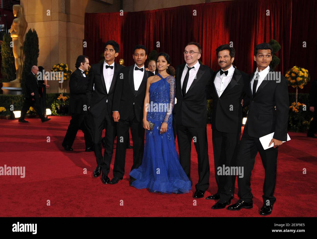 Dev Patel, Irrfan Khan, Freida Pinto, Danny Boyle, Anil Kapoor and Madhur Mittal arriving at the 81st Academy Awards ceremony, held at the Kodak Theater in Los Angeles, CA, USA on February 22, 2009. Photo by Lionel Hahn/ABACAPRESS.COM (Pictured : Dev Patel, Irrfan Khan, Freida Pinto, Danny Boyle, Anil Kapoor, Madhur Mittal) Stock Photo