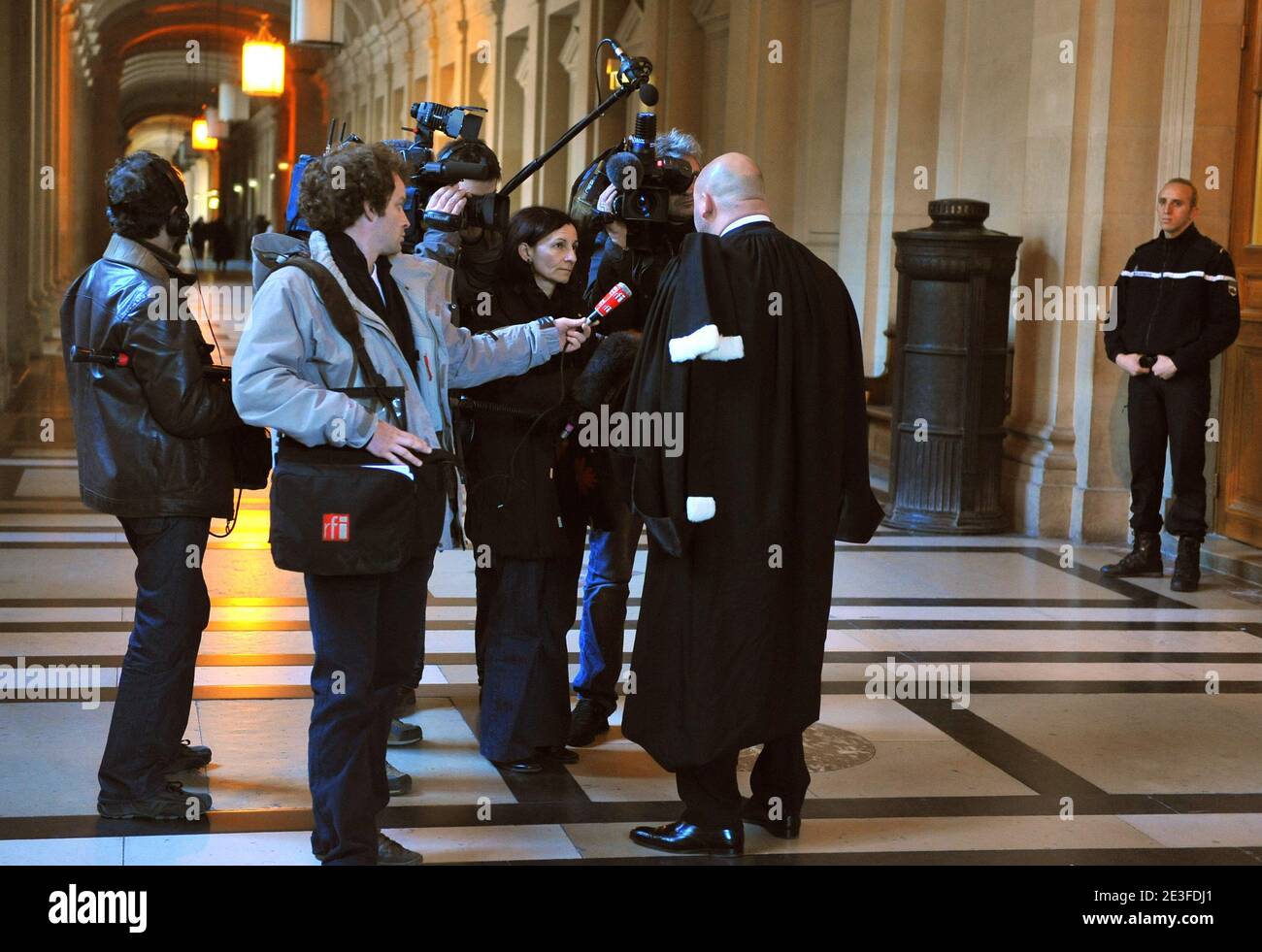 Yvan Colonna's laywer Pascal Garbarini speaks to the press at the Paris courthouse to attend the Yvan Colonna Trial, in Paris, France, on March 6, 2009. Photo by Mousse/ABACAPRESS.COM Stock Photo