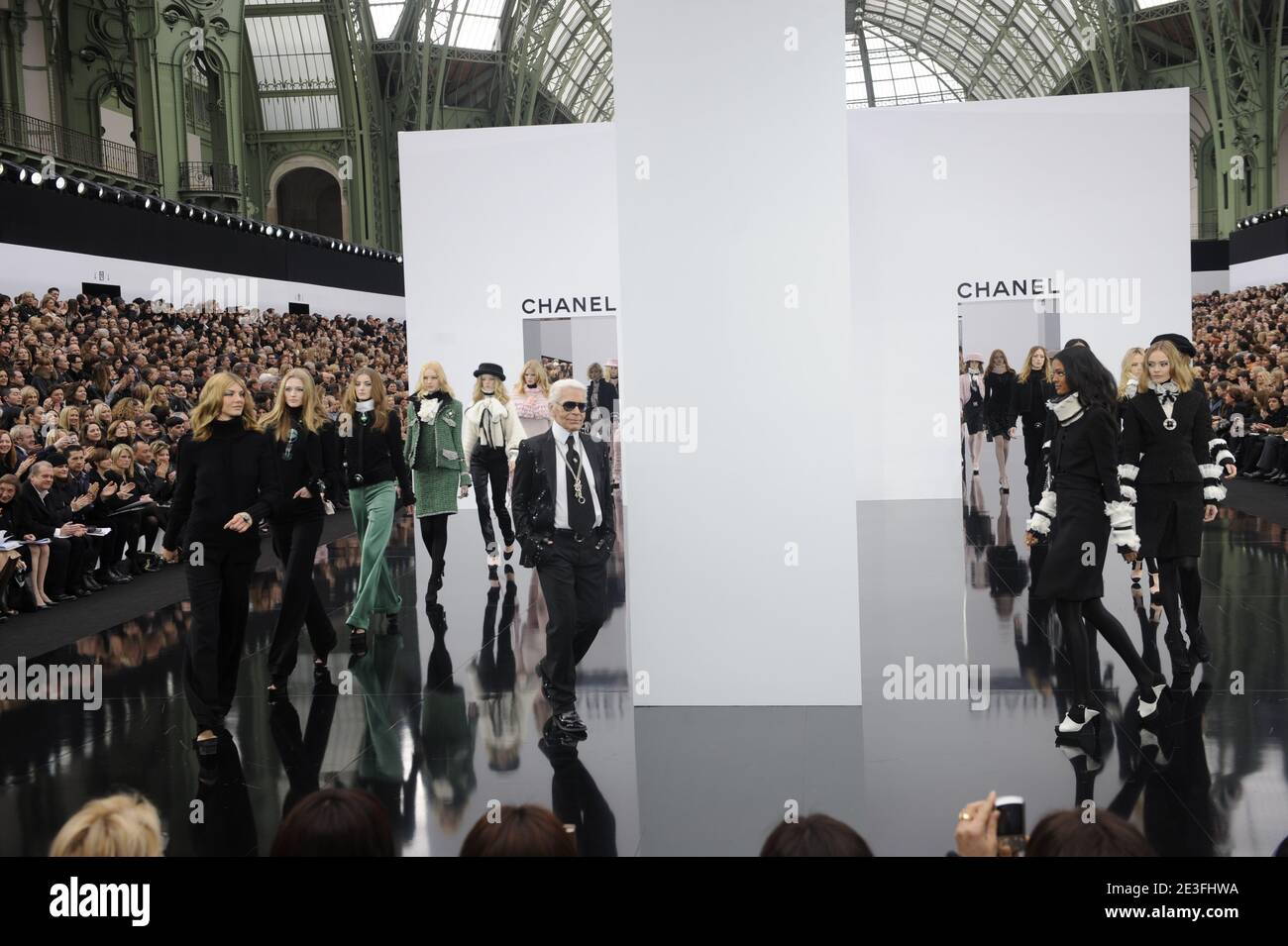 Designer Karl Lagerfeld appears during Chanel Fall-Winter 2009/2010  ready-to-wear collection show held at the Grand Palais in Paris, France on  March 10, 2009. Photo by Thierry Orban/ABACAPRESS.COM Stock Photo - Alamy