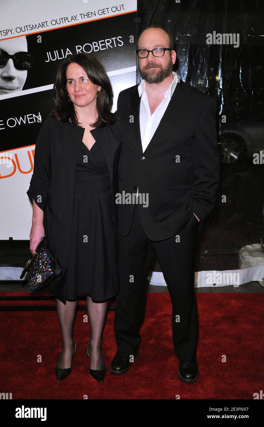 Cast member Paul Giamatti and wife Elizabeth Cohen arriving at the premiere of 'Duplicity' at the Ziegfeld Theater in New York City, NY, USA on March 16, 2009. Photo by Gregorio Binuya/ABACAPRESS.COM Stock Photo