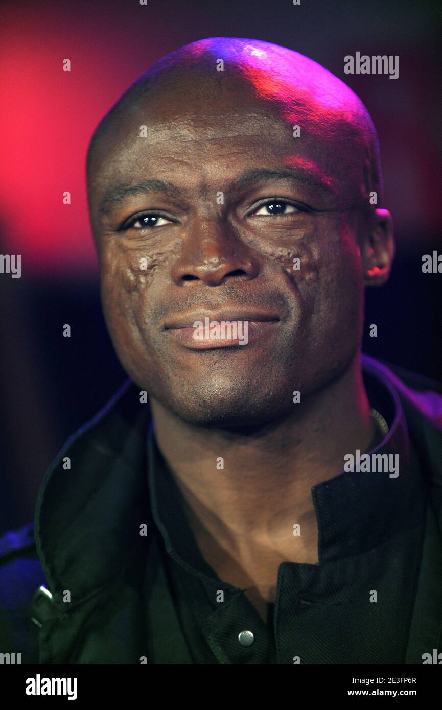 British singer/songwriter Seal reacts after receiving a diamond record for his latest album 'Soul' given for the sale of 800.000 units in France, at RTL radio station, in Paris, France, on March 16, 2009. Photo by Nicolas Gouhier/ABACAPRESS.COM Stock Photo