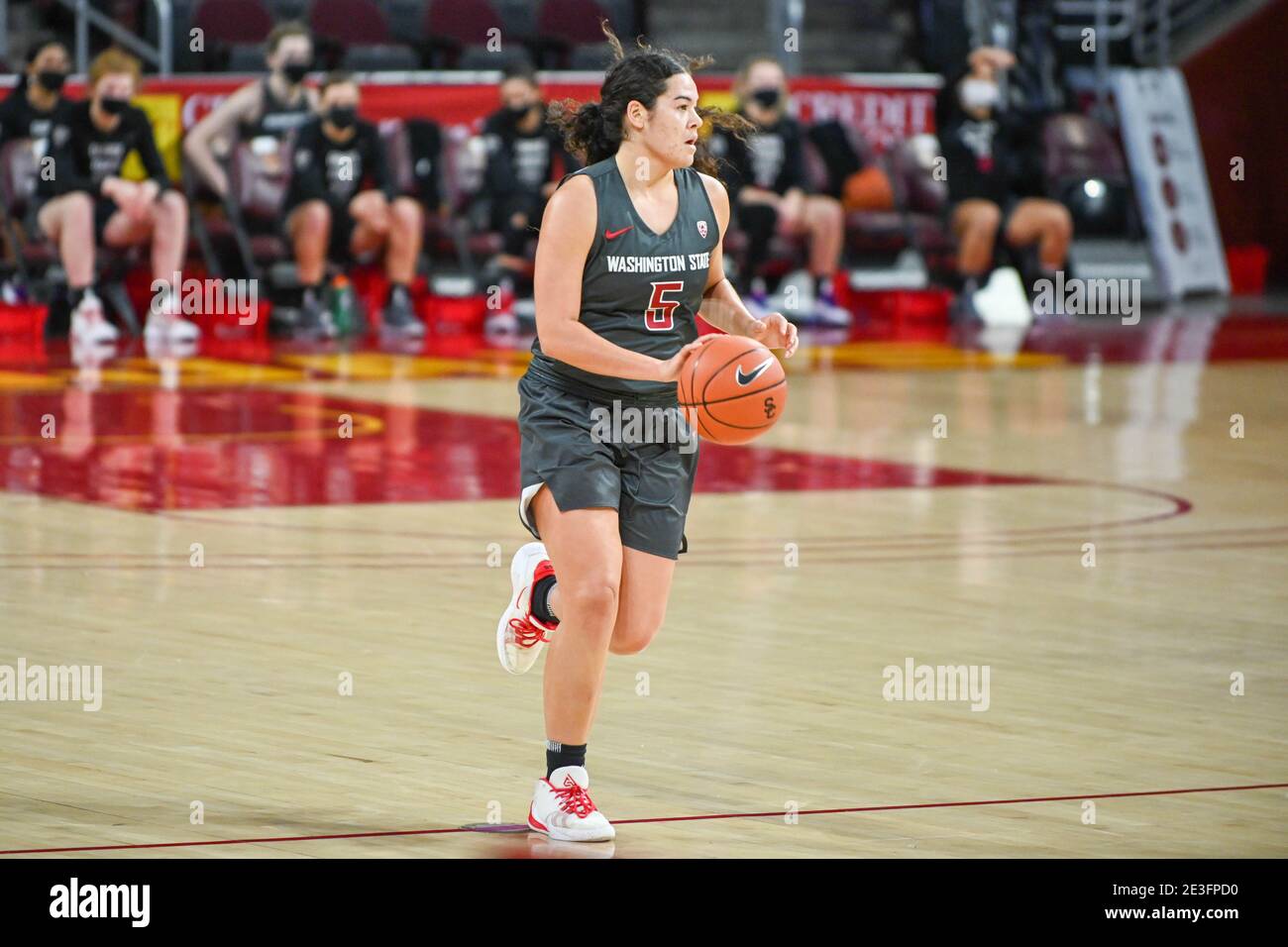 Washington State Cougars guard Charlisse LegerWalker (5) during an