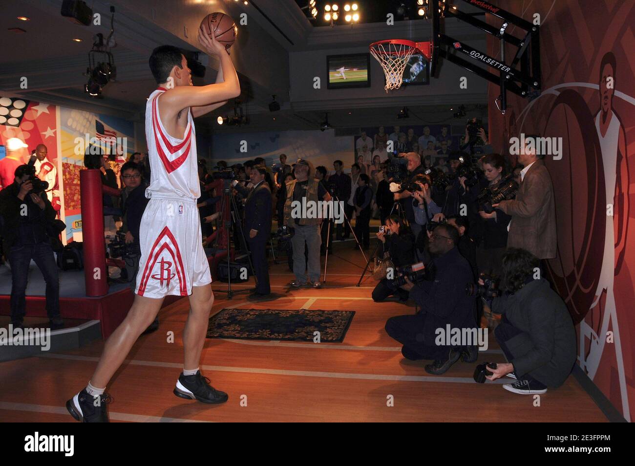 Yao Ming Houston High Resolution Stock Photography and Images - Alamy