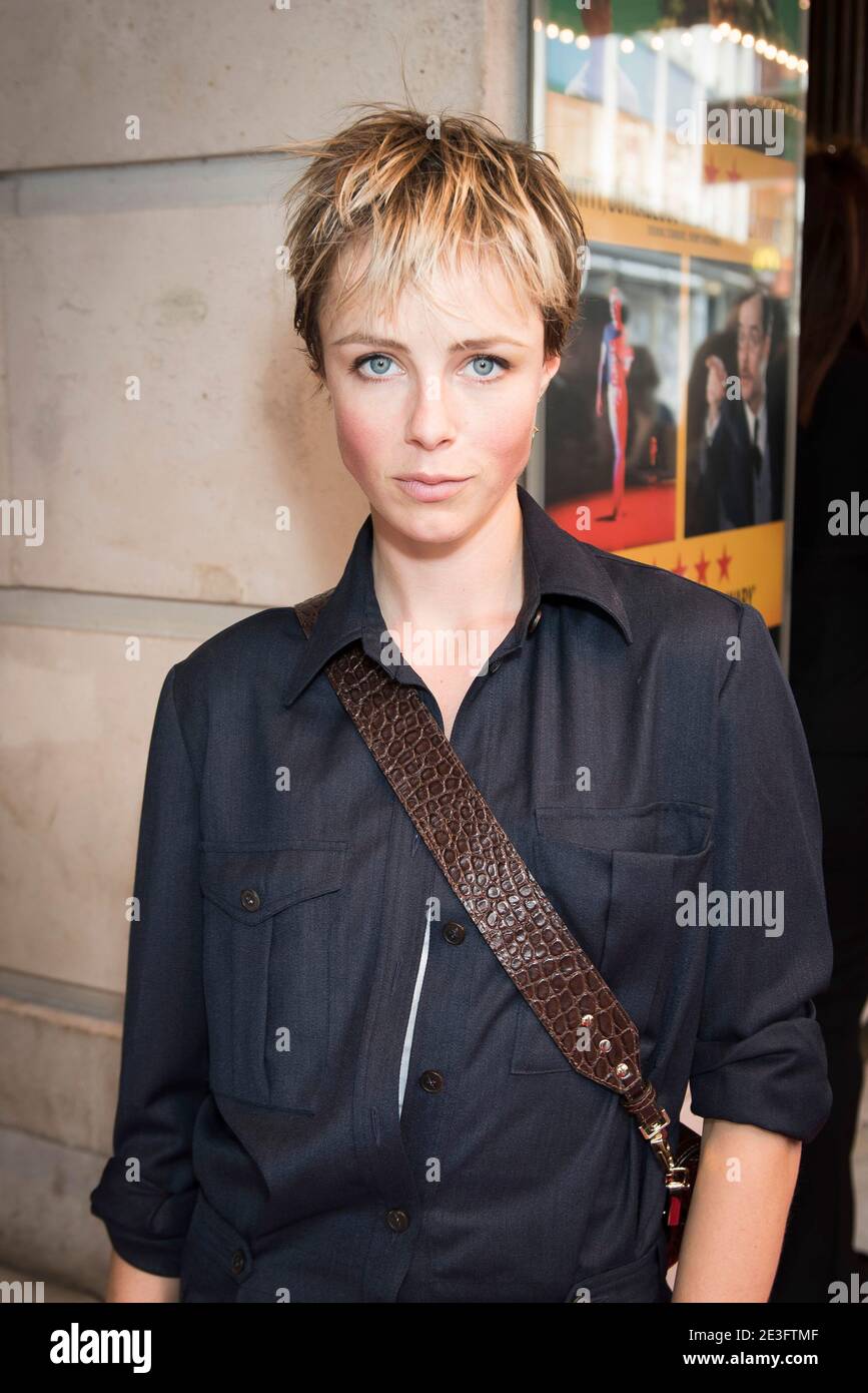 Edie Campbell arrives at The Inheritance press day at the Noel Coward Theatre, St Martins Lane, London. Stock Photo