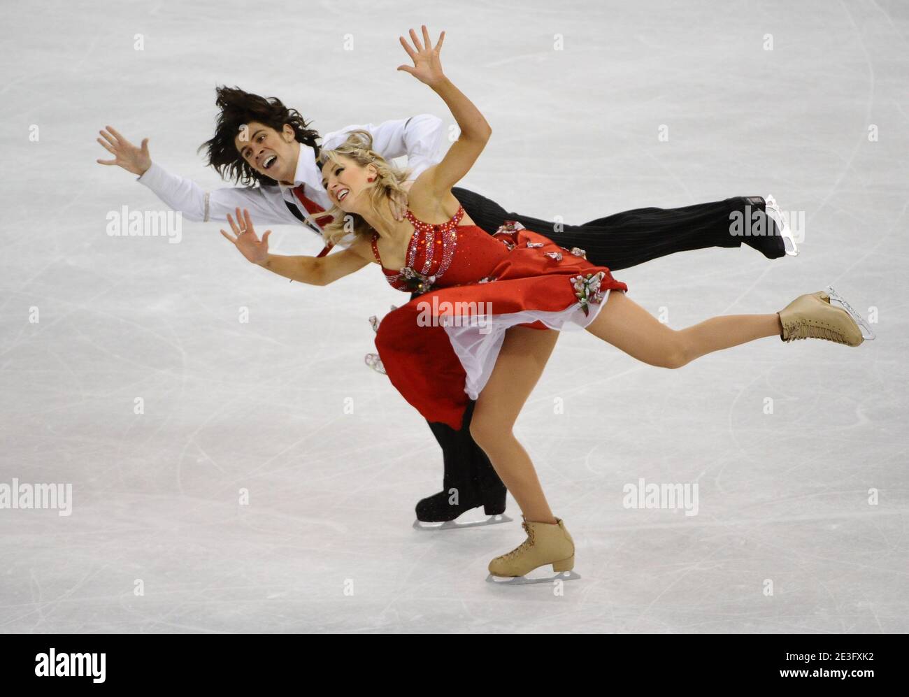 Sinead Kerr and John Kerr of Great Britain compete at the 2009 World