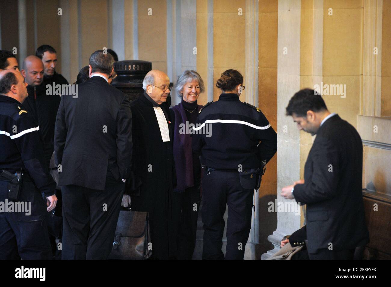 Arrivee de Mme Erignac pour l'annonce du verdict pour l'assasin presume de son mari Yvan Colonna, a Paris, France, le 27 Mars 2009. Photo by Mousse/ABACAPRESS.COM Stock Photo