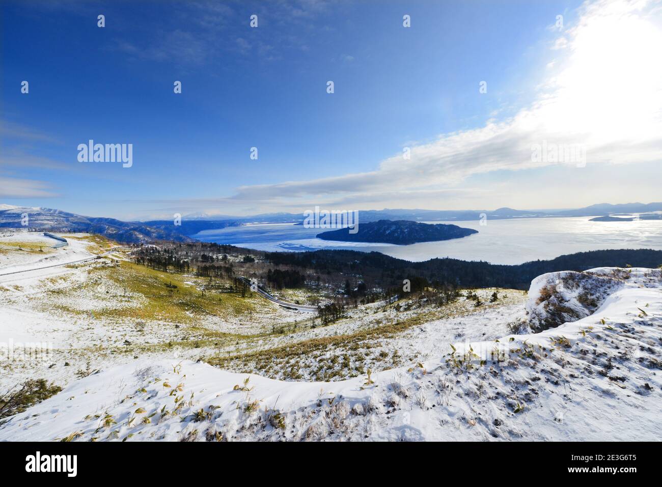 A view of Lake Kassharo from the Bihoro pass in Hokkaido, Japan Stock ...