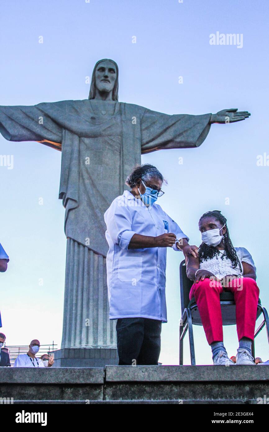 January 18 21 Brazil Rio De Janeiro January 18 21 Covid 19 First Vaccination Against Covid 19 In The City Takes Place In Corcovado Cosme Velho South Zone Dulcineia De Silva Lopes From The
