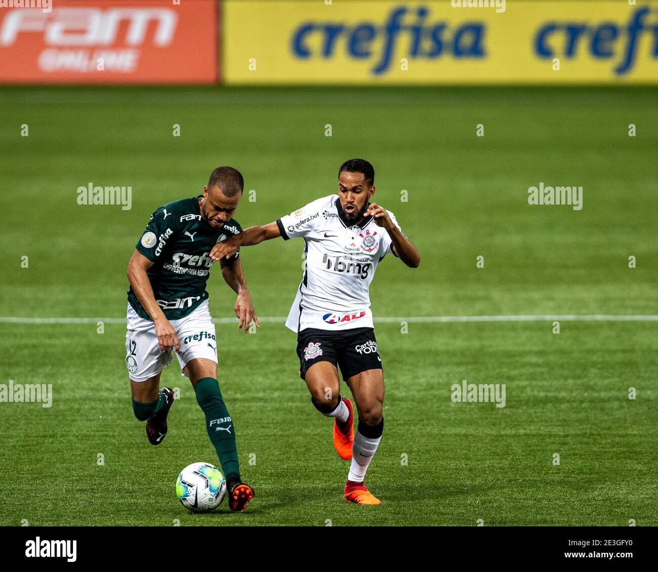 Sao Paulo Sp 18 01 21 Palmeiras X Corinthians Mayke Do Palmeiras And Everaldo Do Corinthians During A Match Between Palmeiras X Corinthians Valid For The 30th Round Of The Brazilian Championship Sao Paulo Sp 18 01 21 Palmeiras X Corinthians Mayke Do Palmeiras And Everaldo Do Corinthians During A Match Between Palmeiras X Corinthians Valid For The 30th Round Of The Brazilian Championship