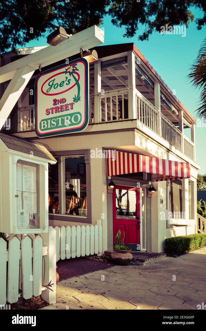 The old Florida style craftsman building with charming accents houses Joe's 2nd Street Bistro in Fernandina Beach, FL, on Amelia Island, USA Stock Photo