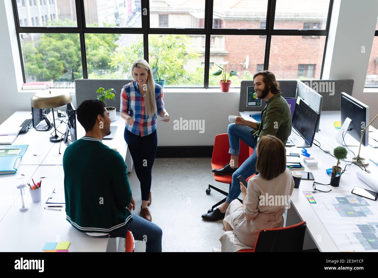 Diverse group of people hi-res stock photography and images - Alamy