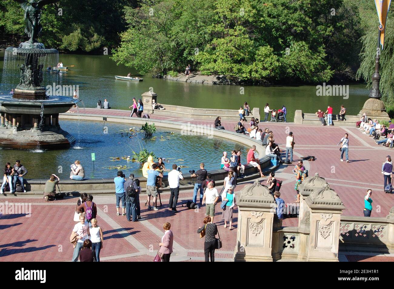 Bethesda Terrace and Fountain overlook The Lake in New York City's Central  Park Stock Photo - Alamy