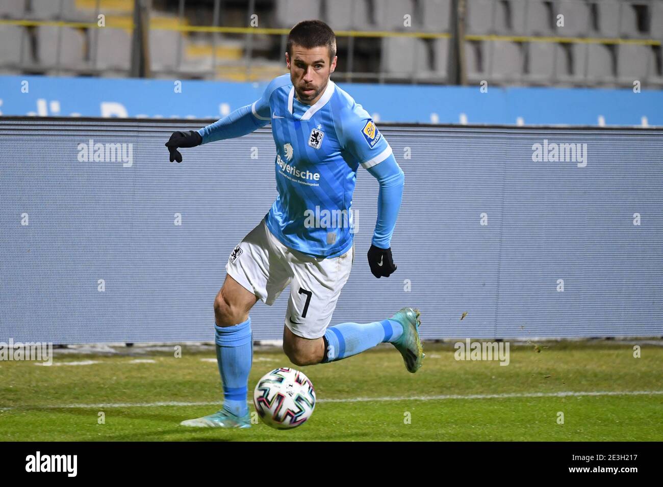 Muenchen GRUENWALDER STADION. 10th Apr, 2021. Stefan LEX (TSV Munich 1860),  action, individual action, single image, cut-out, whole body shot, whole  figure football 3rd division, Liga3, TSV Munich 1860 - SC Verl