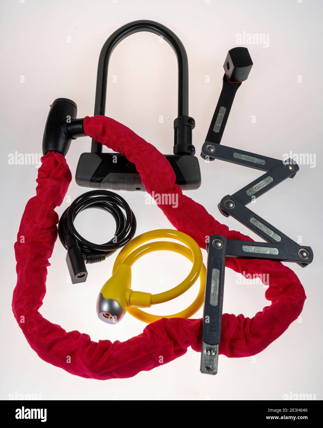 Various bicycle locks, Ulock, chain lock, folding lock, cable lock