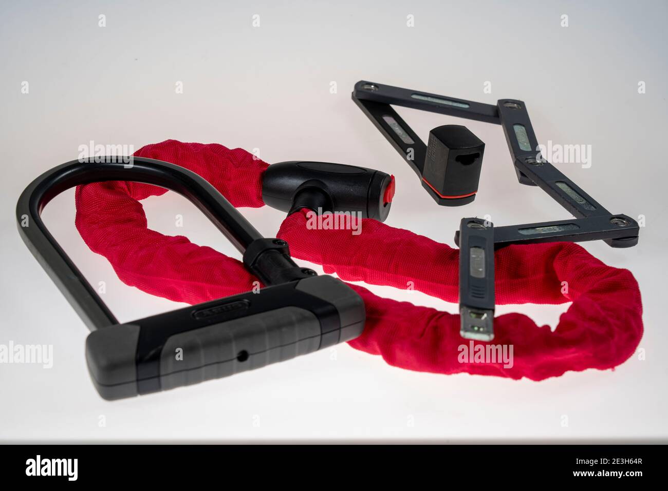 Various bicycle locks, Ulock, chain lock, folding lock Stock Photo Alamy