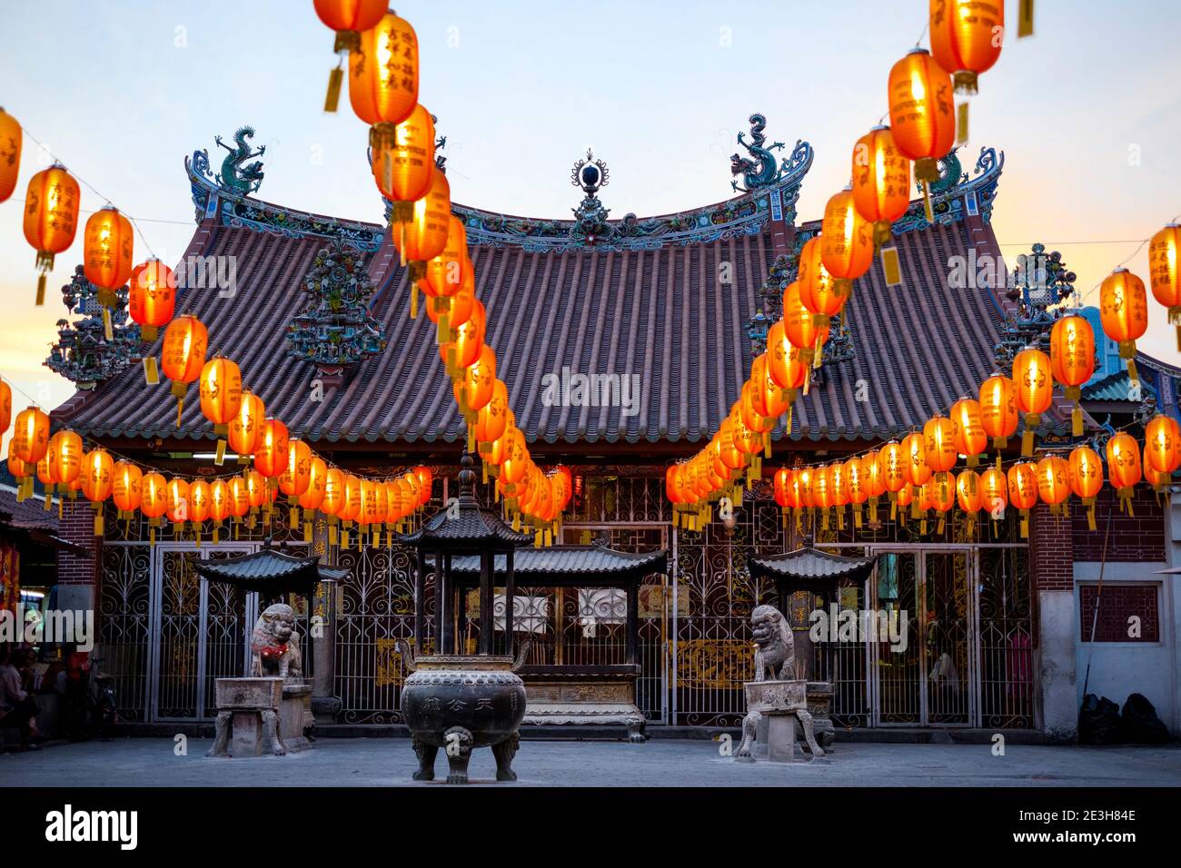 Kuan Yin Teng temple decorated with red lanterns during the Chinese (or Lunar) New Year in George Town, Penang, Malaysia. Stock Photo