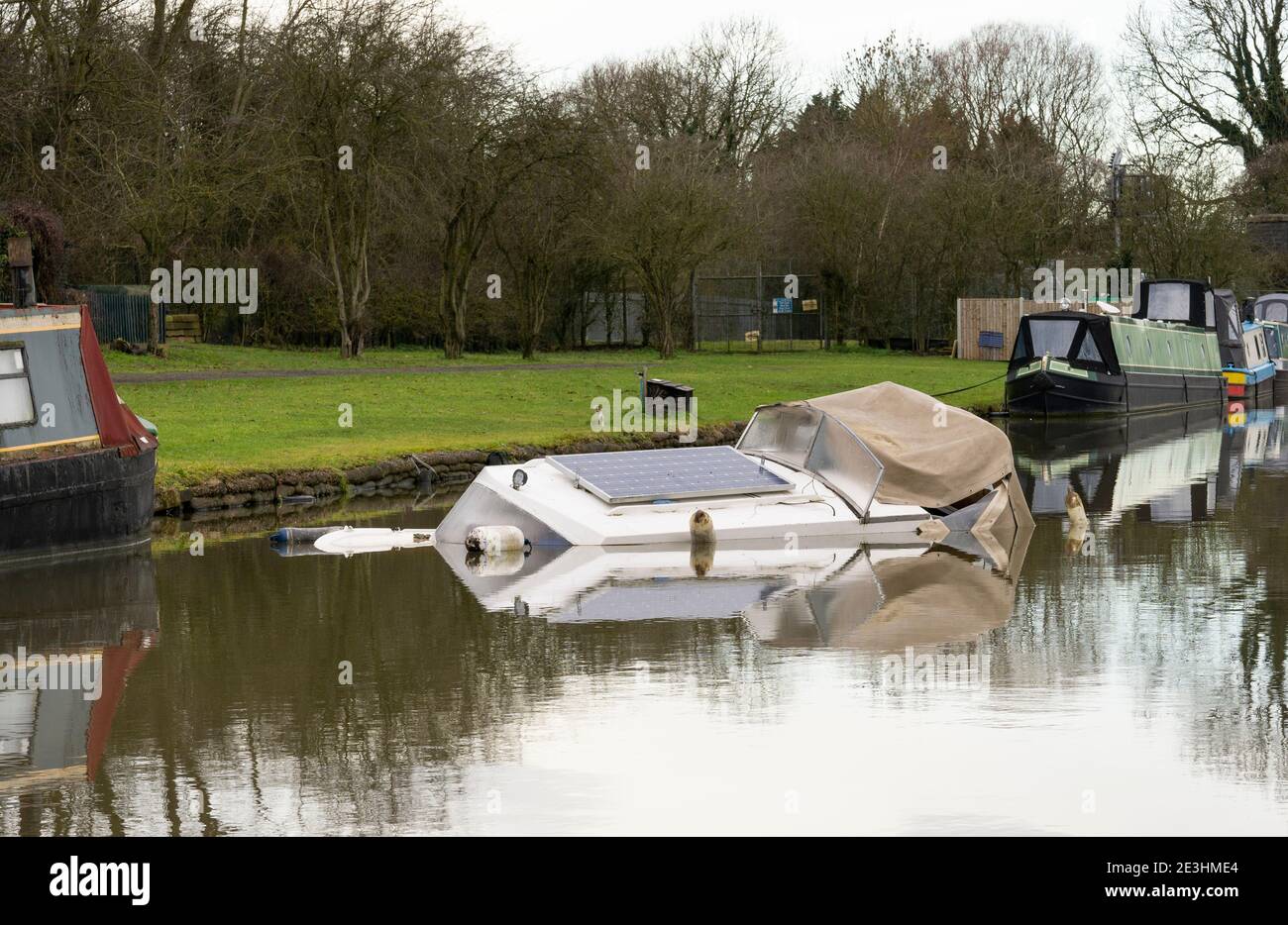 Boat Sinking High Resolution Stock Photography and Images Alamy