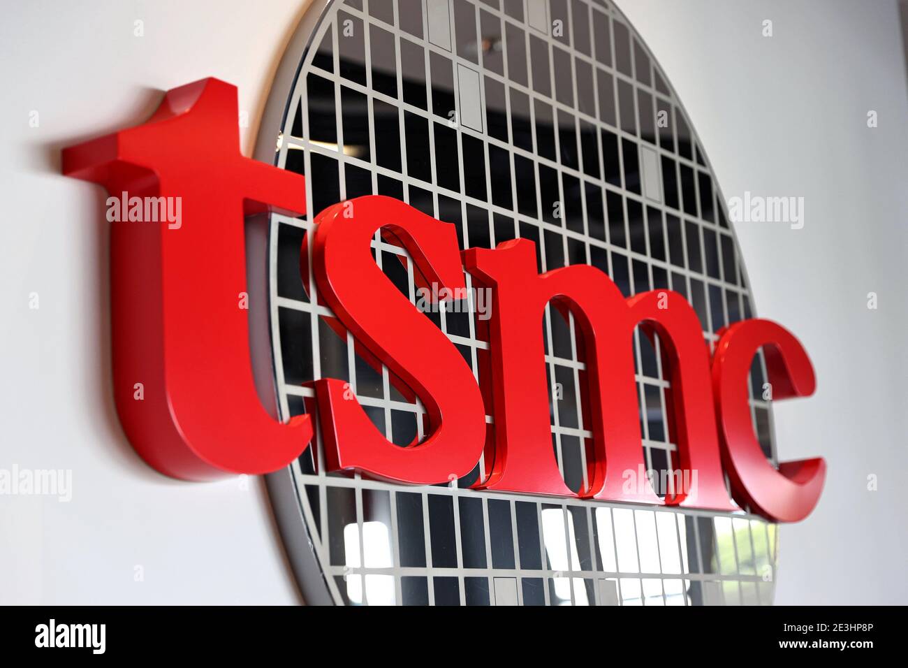 Tsmc hires stock photography and images Alamy