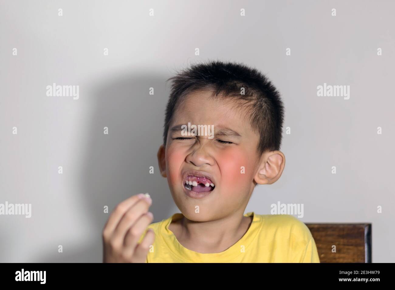 Suffer teeth hi-res stock photography and images - Alamy