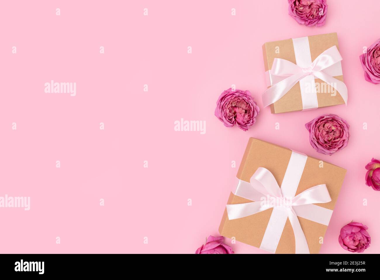 Creative frame pink boxes hi-res stock photography and images - Alamy