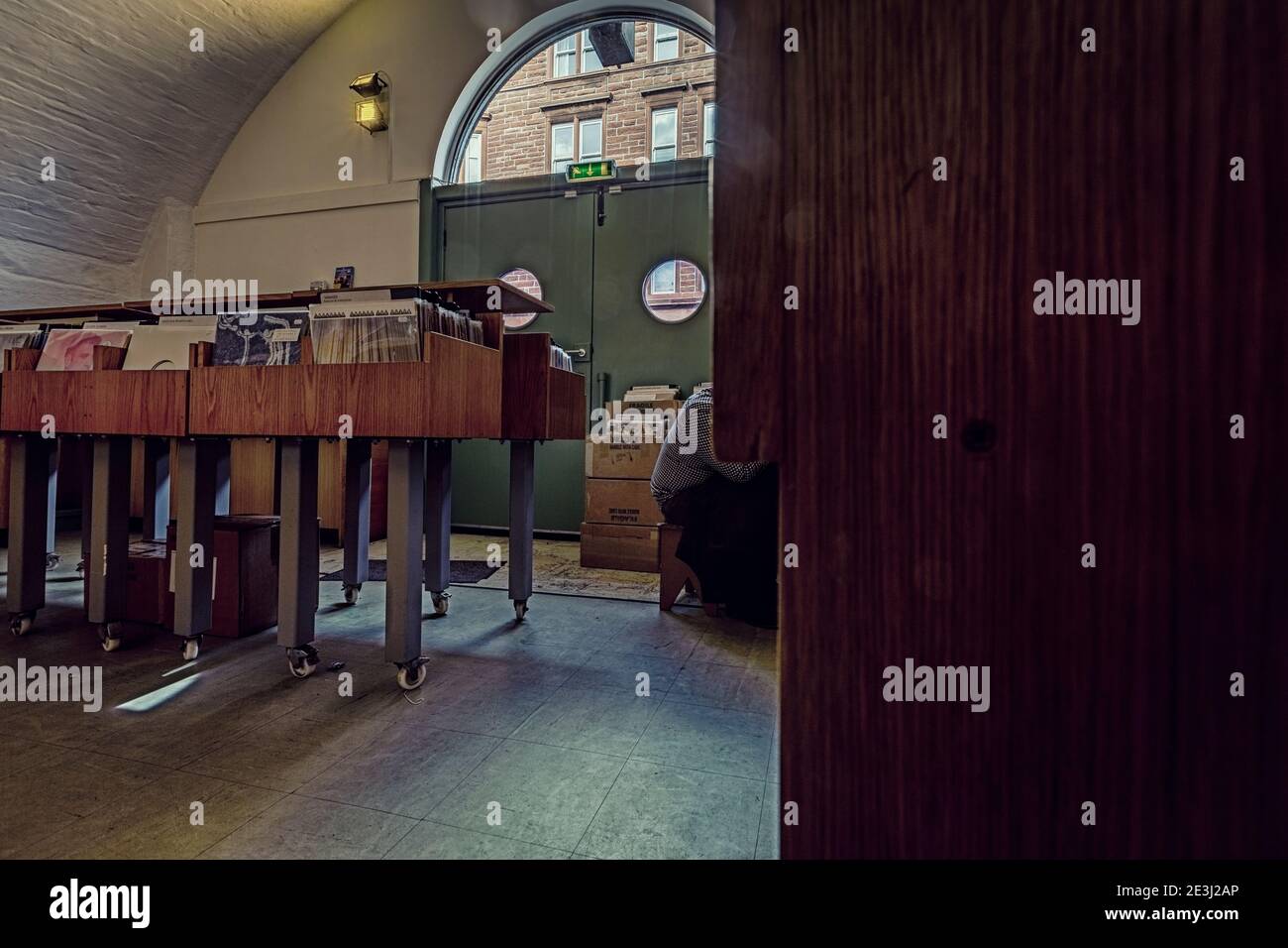 Record shop vinyl hires stock photography and images Alamy