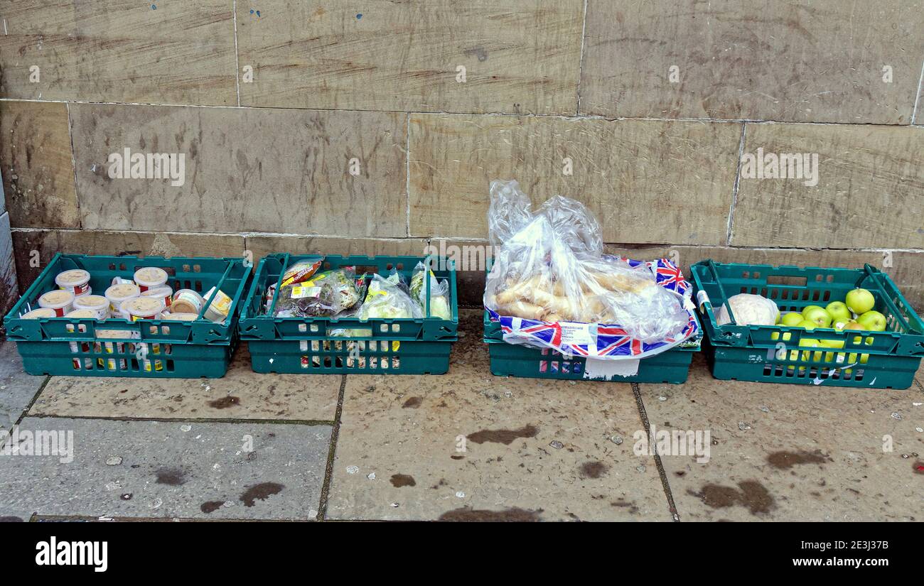 Glasgow, Scotland, UK. 19th January, 2021.Lockdown Tuesday saw empty travel hubs with people