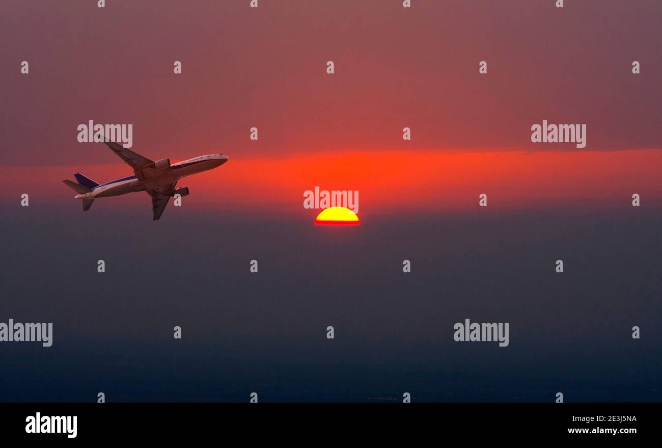 Part view moving aircraft hi-res stock photography and images - Alamy