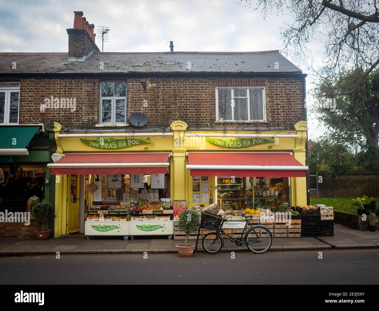 Barnes london high street hires stock photography and images Alamy