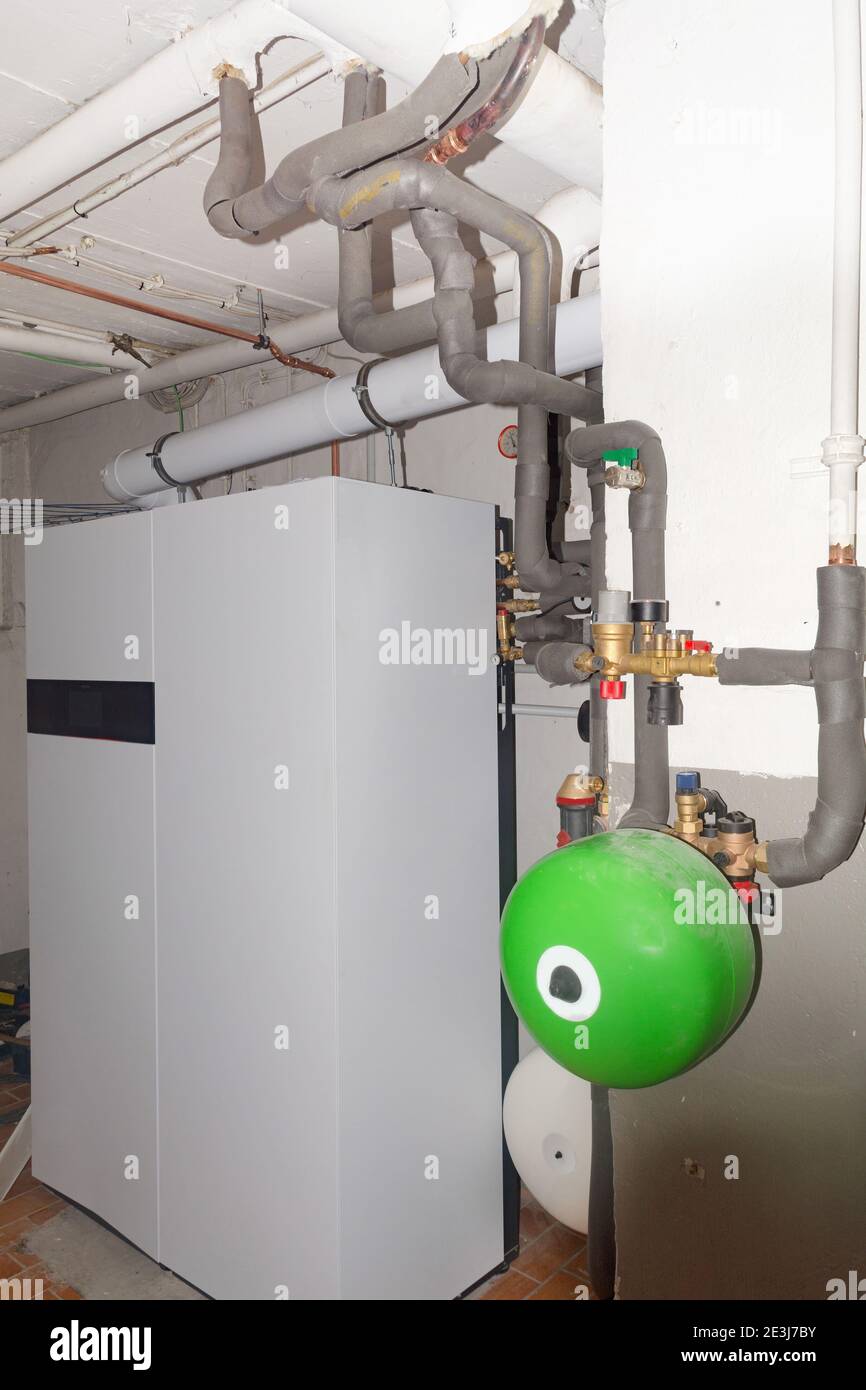 New gas boiler with condensing boiler and fuel cell hydrogen heating