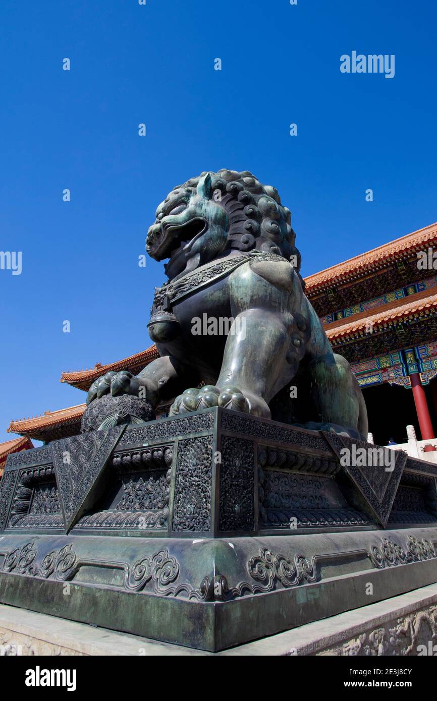 Lion statue in the Imperial Palace high quality photo Stock Photo - Alamy