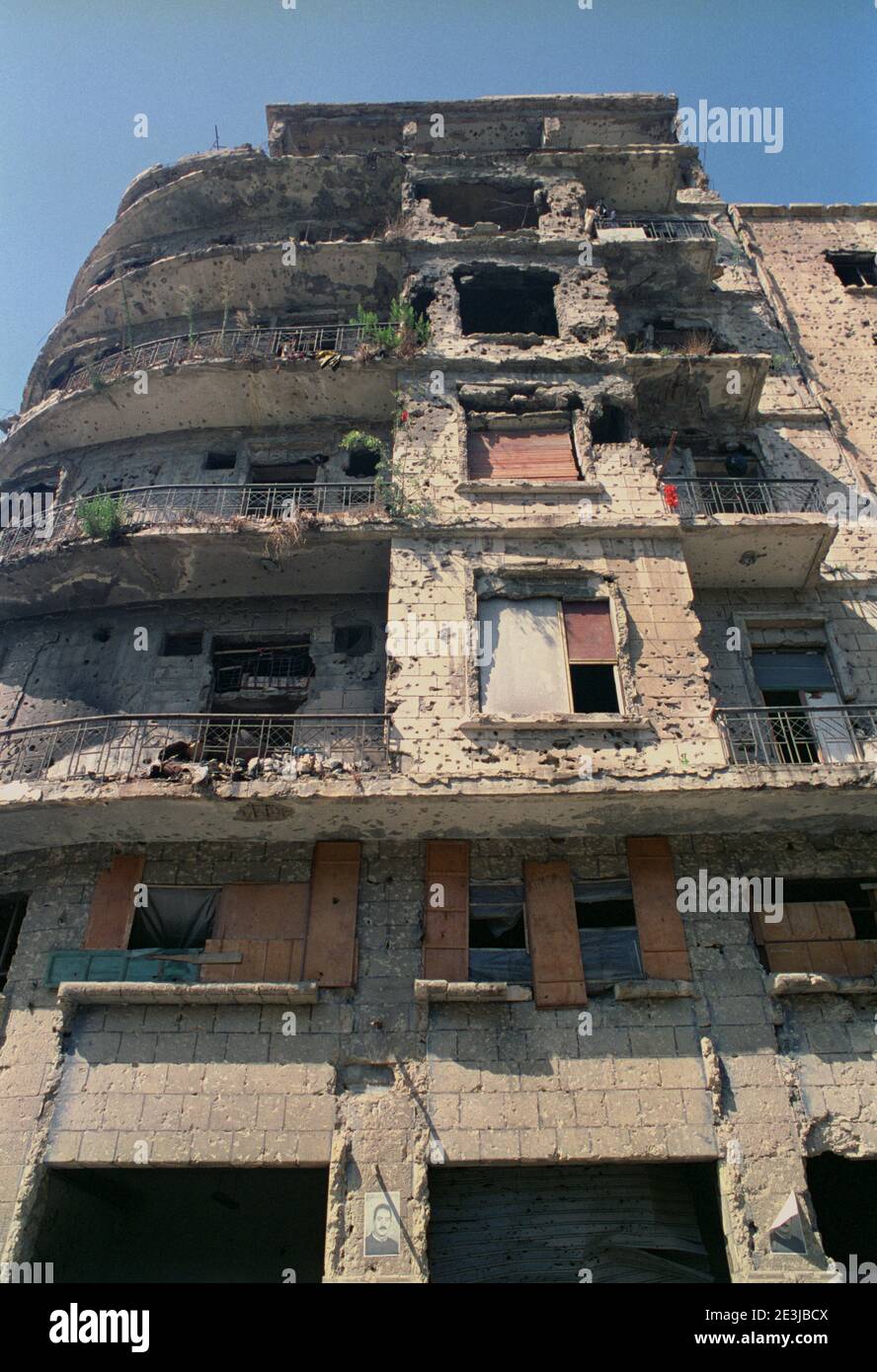 18th September 1993 After 15 years of civil war, life goes on in battle-scarred buildings near the Green Line in Beirut. Stock Photo