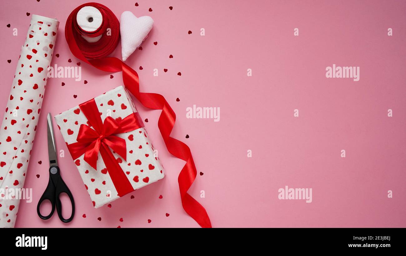 Wrapping paper design hi-res stock photography and images - Alamy