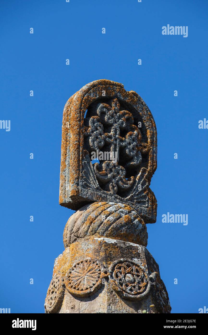 Armenia, Syunik Province, Tatev, Tatev Monastery, Pillar topped by a Khatchkar said to have been used to predict seismic activity Stock Photo