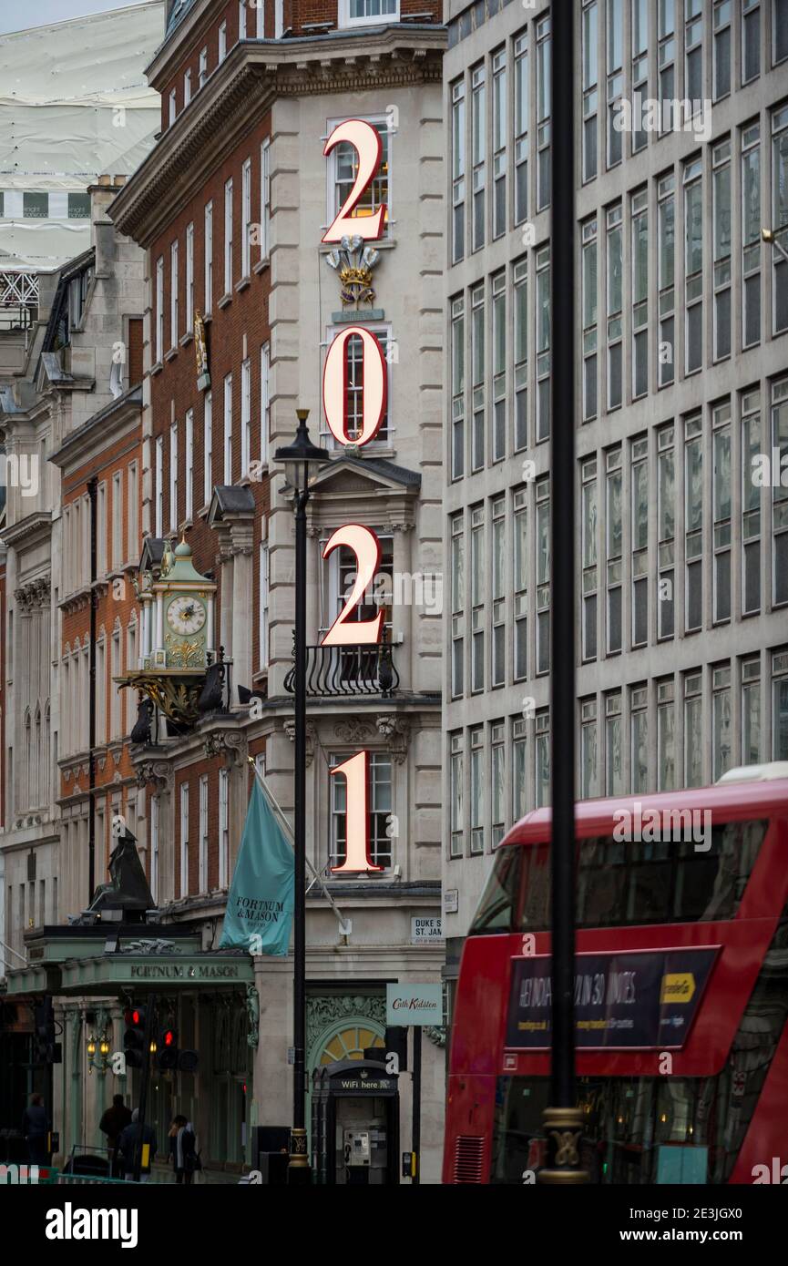 London, UK.  19 January 2021. New Year signage on Fortnum & Mason department store on Piccadilly.  Retailers’ finances have been suffering from the negative effects of lockdown during the ongoing coronavirus panademic.  While several large retailers have closed their stores or have gone into administration, online businesses have continued to thrive.   Credit: Stephen Chung / Alamy Live News Stock Photo
