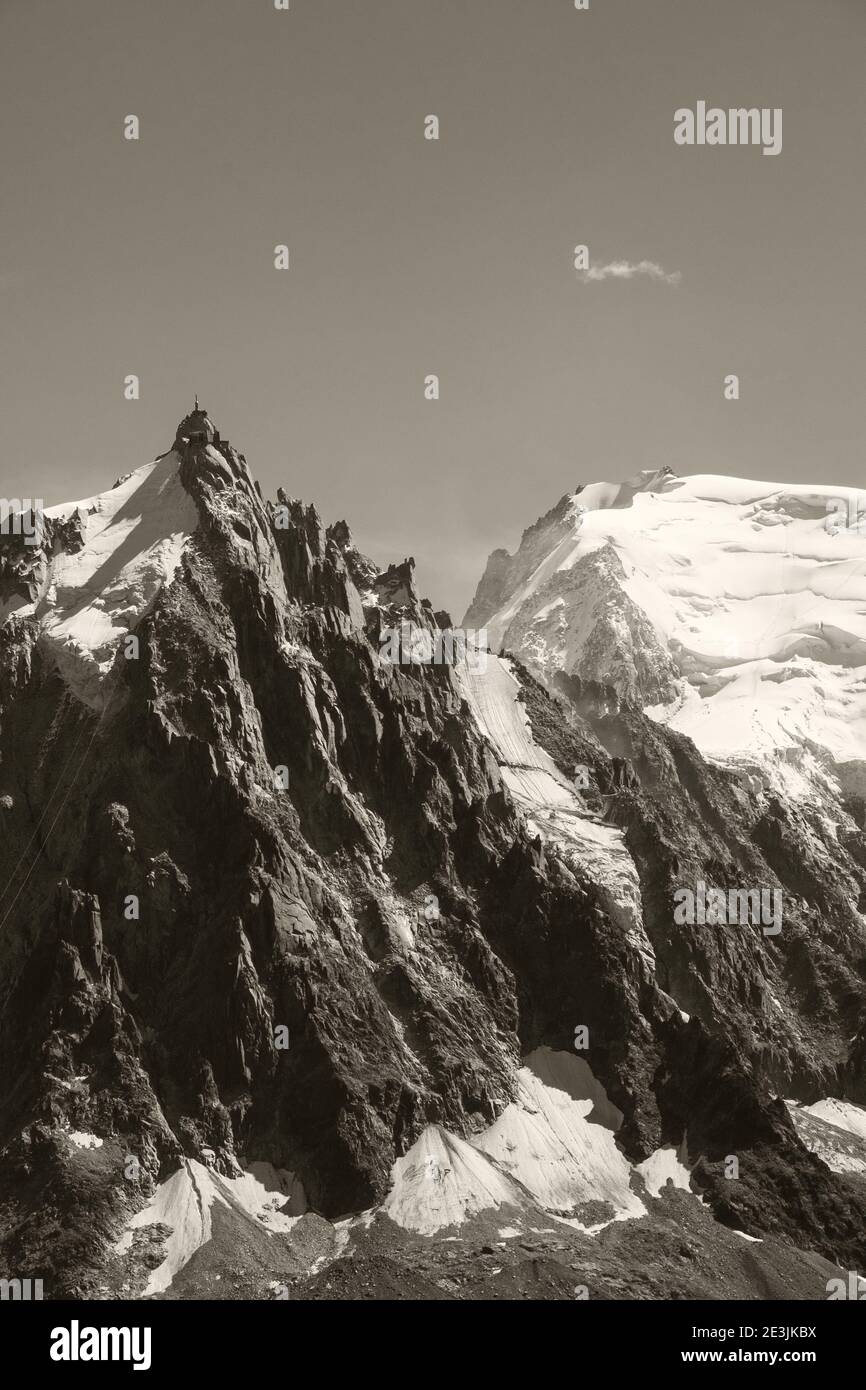 CPA: CHAMONIX. PASSAGE DES ECHELINES AUX GRANDS MULETS. Années 1900
