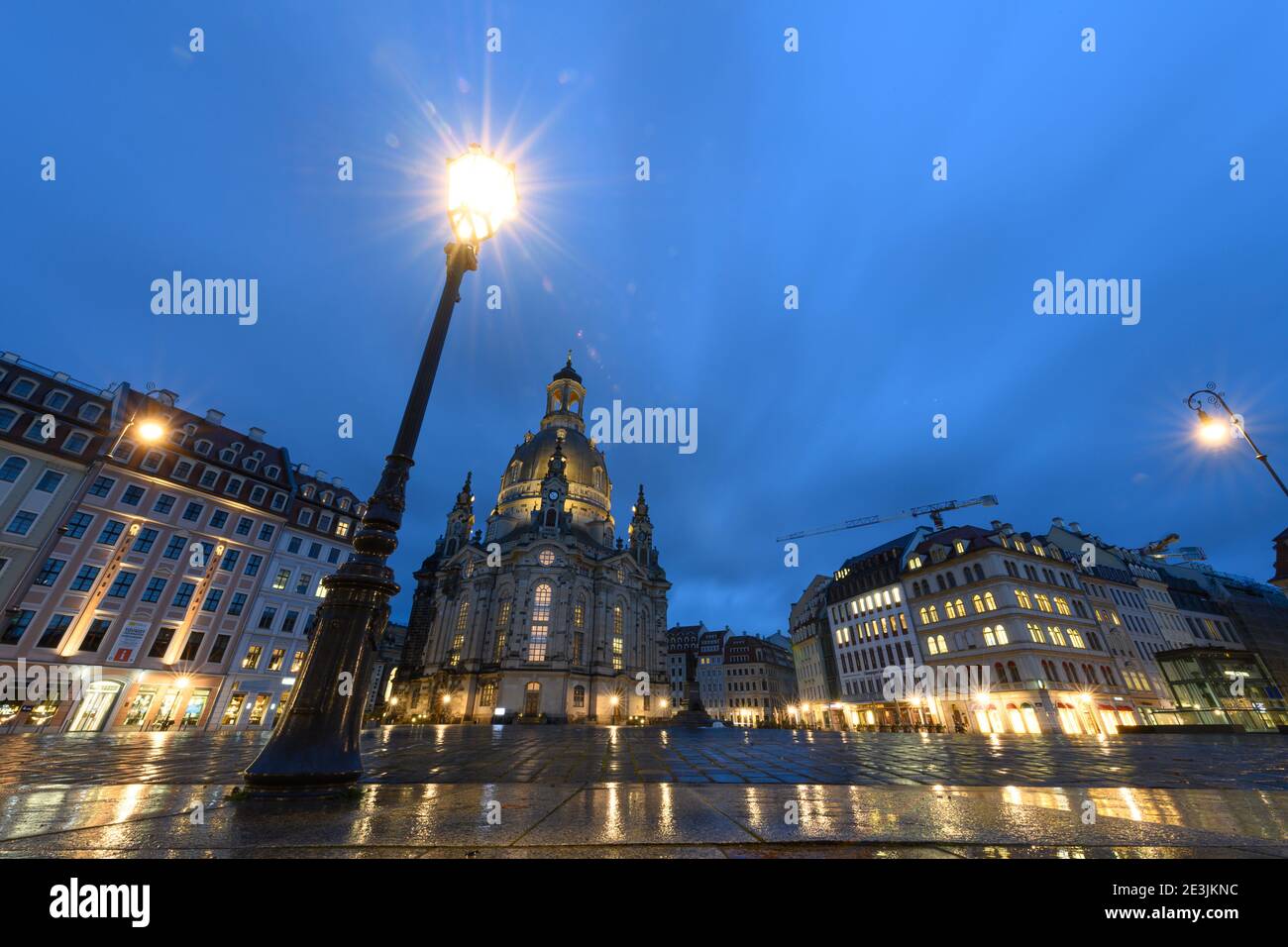 Dresden, Germany. 19th Jan, 2021. View in the late afternoon on the deserted Neumarkt with the Frauenkirche. Credit: Robert Michael/dpa-Zentralbild/dpa/Alamy Live News Stock Photo