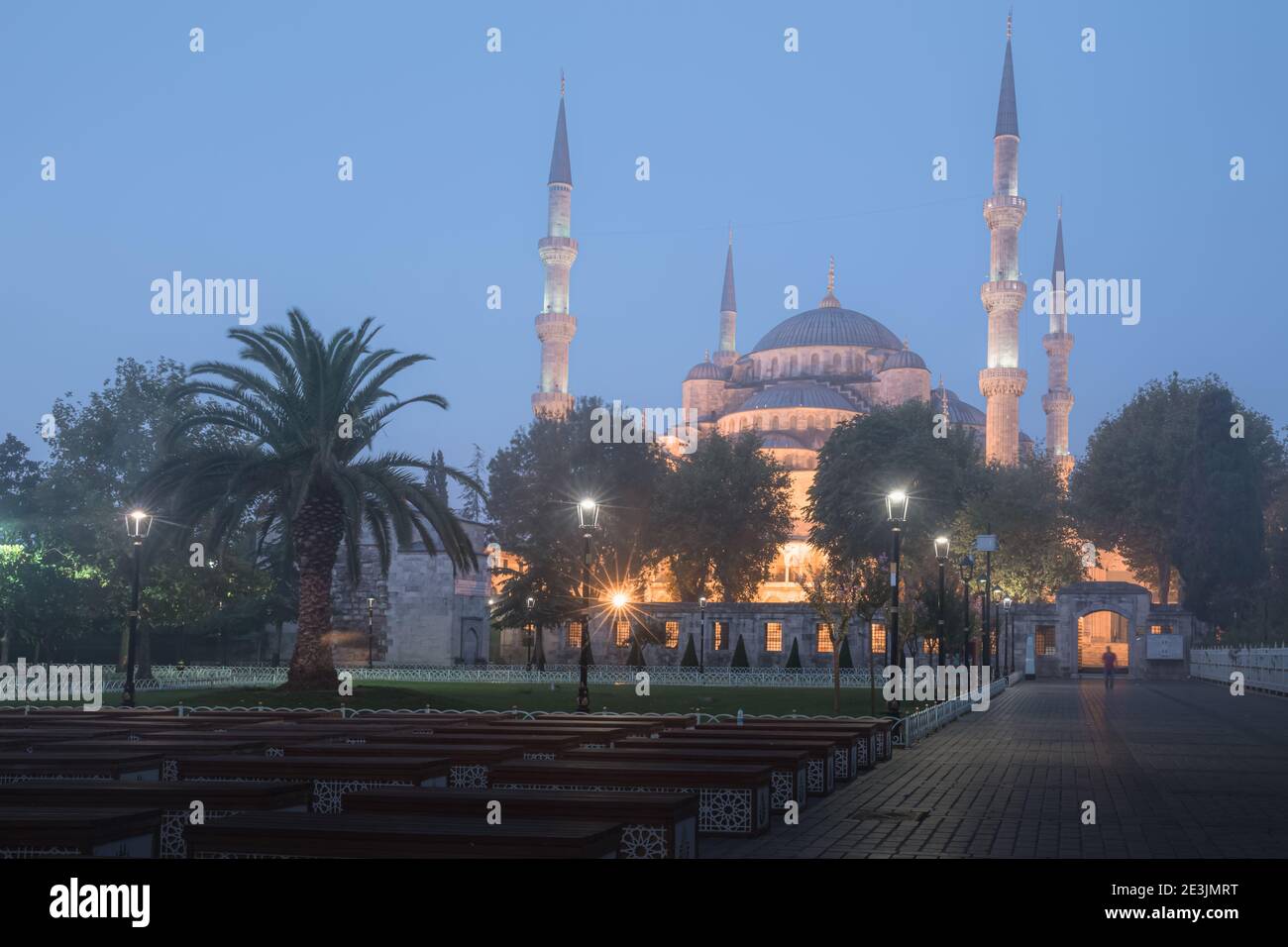 Dawn view of the impressive Ottoman-era Blue Mosque from Sultanahmet ...